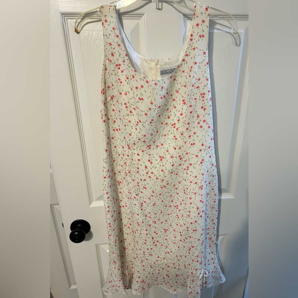 Jessica Howard White and Red Floral Mini Dress